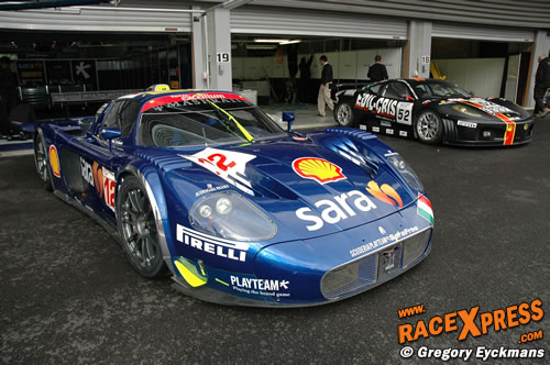 De Scuderia Playteam Maserati genoot op zijn beurt weer van de zon die bij momente door de wolken brak